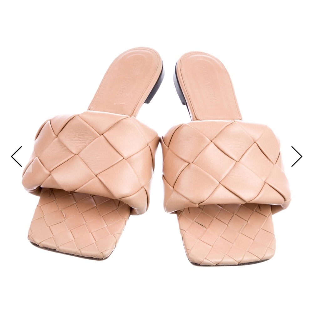 Bottega Veneta Women's Padded Intrecciato Slide Sandals in Nude/Tan